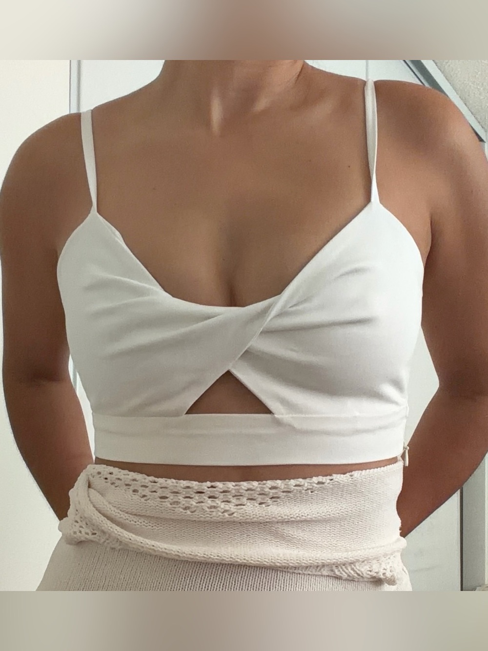 Zara White Twist-Front Cut-Out Crop Top Size S